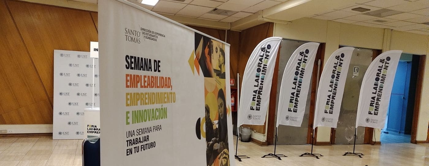 Pendón roller y banderas publicitarias impresas en tela por Gráfica VCV