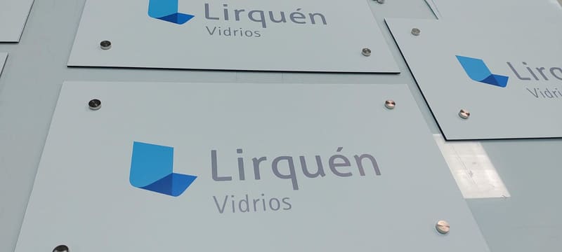 Letreros en placa — Vidrios Lirquén